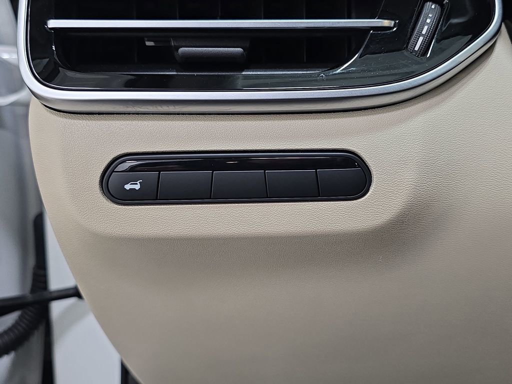 Certified 2023 INFINITI QX60 Pure AWD/4WD image 23