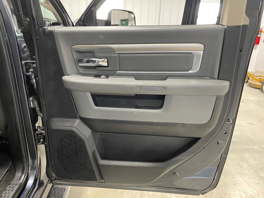 Used 2015 RAM 1500 Classic SLT w/ SLT Plus D￩cor Group image 23