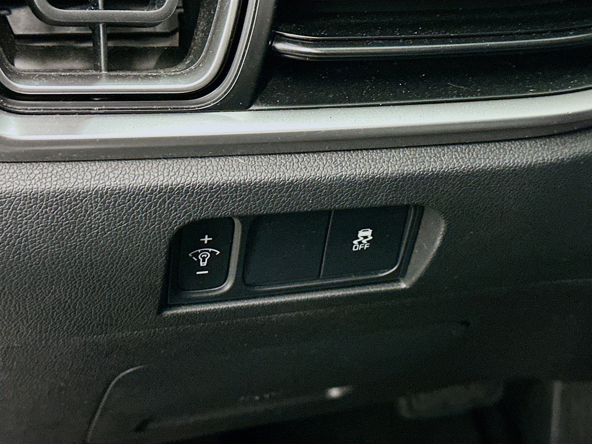 Used 2024 Kia Sorento S image 17