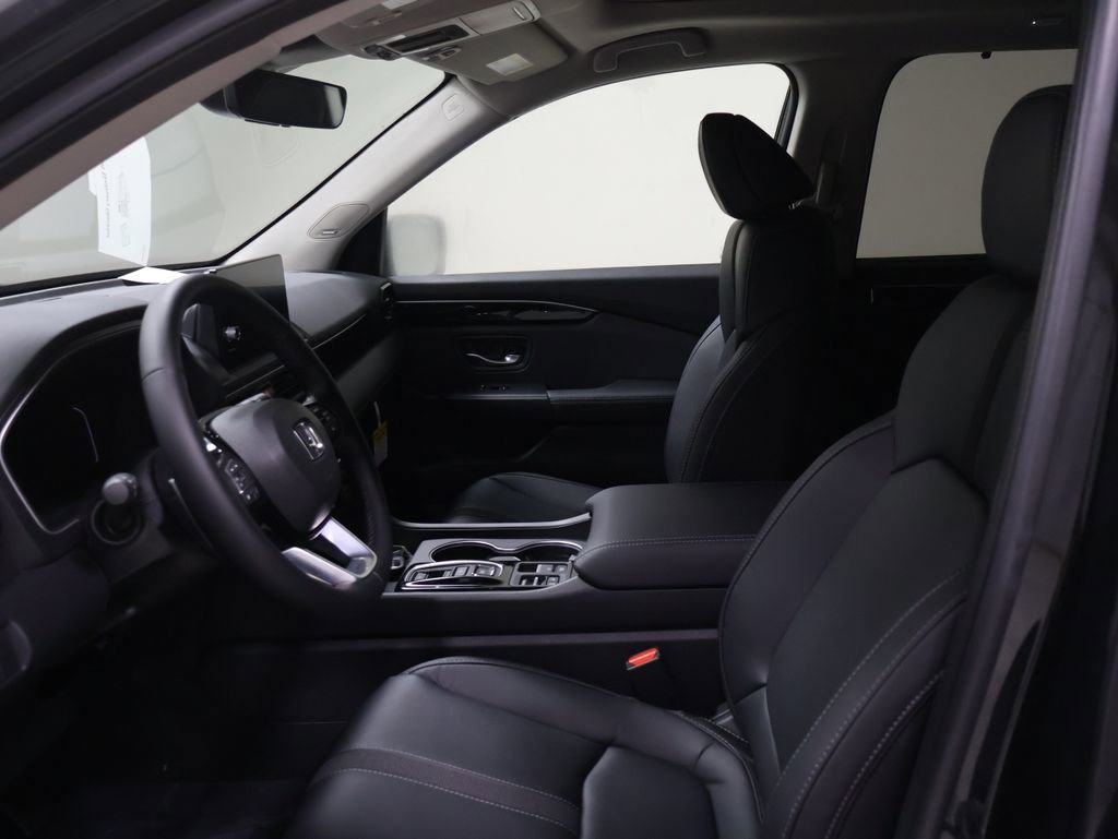New 2025 Honda Pilot Touring image 11