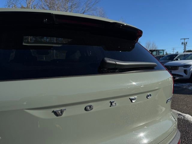 Certified 2024 Volvo XC40 B5 Plus w/ Protection Package Premier image 34