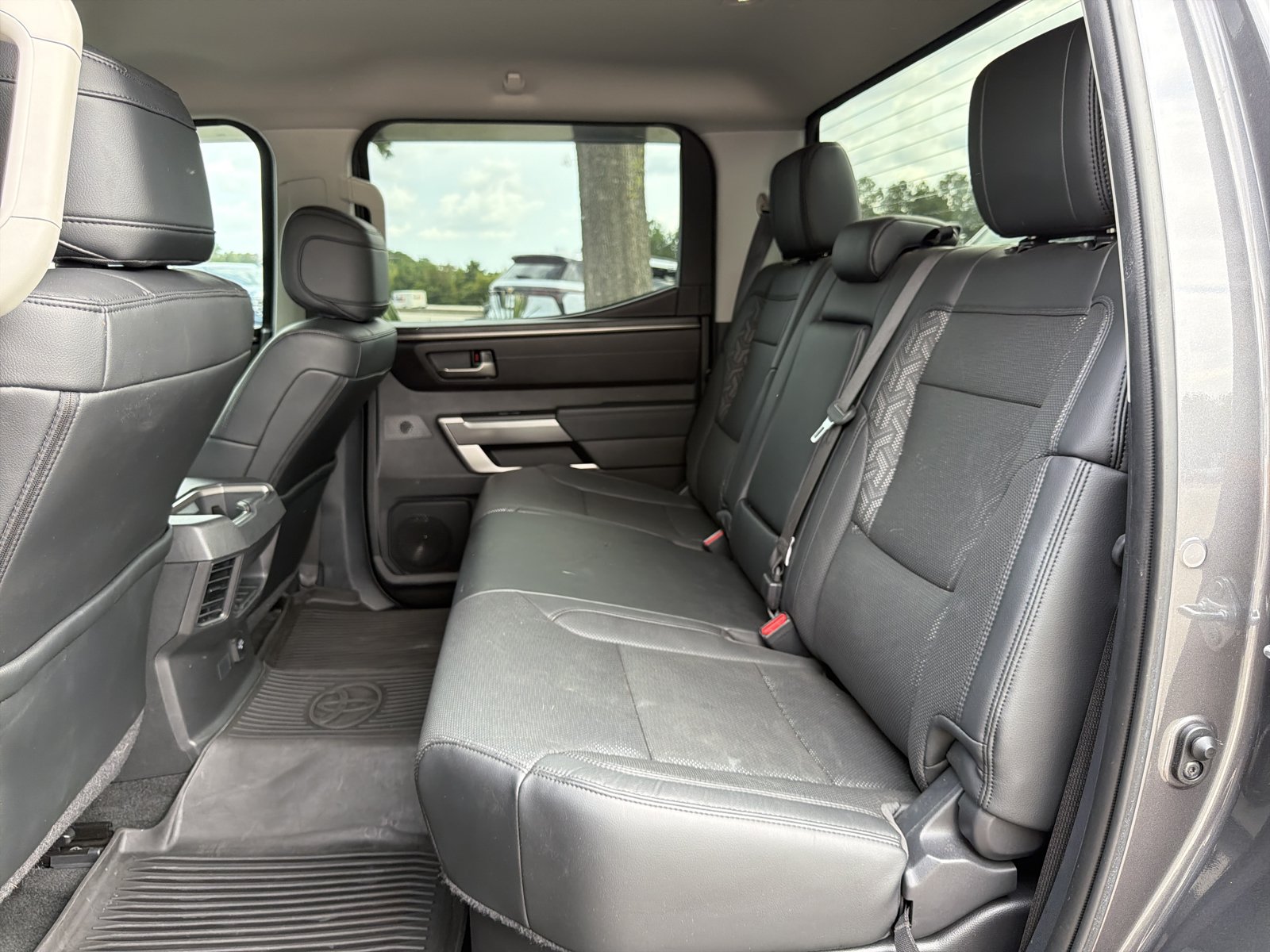 Used 2022 Toyota Tundra SR5 w/ SR5 Premium Package RWD image 28