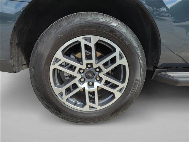 Used 2025 Ford Expedition Active image 27