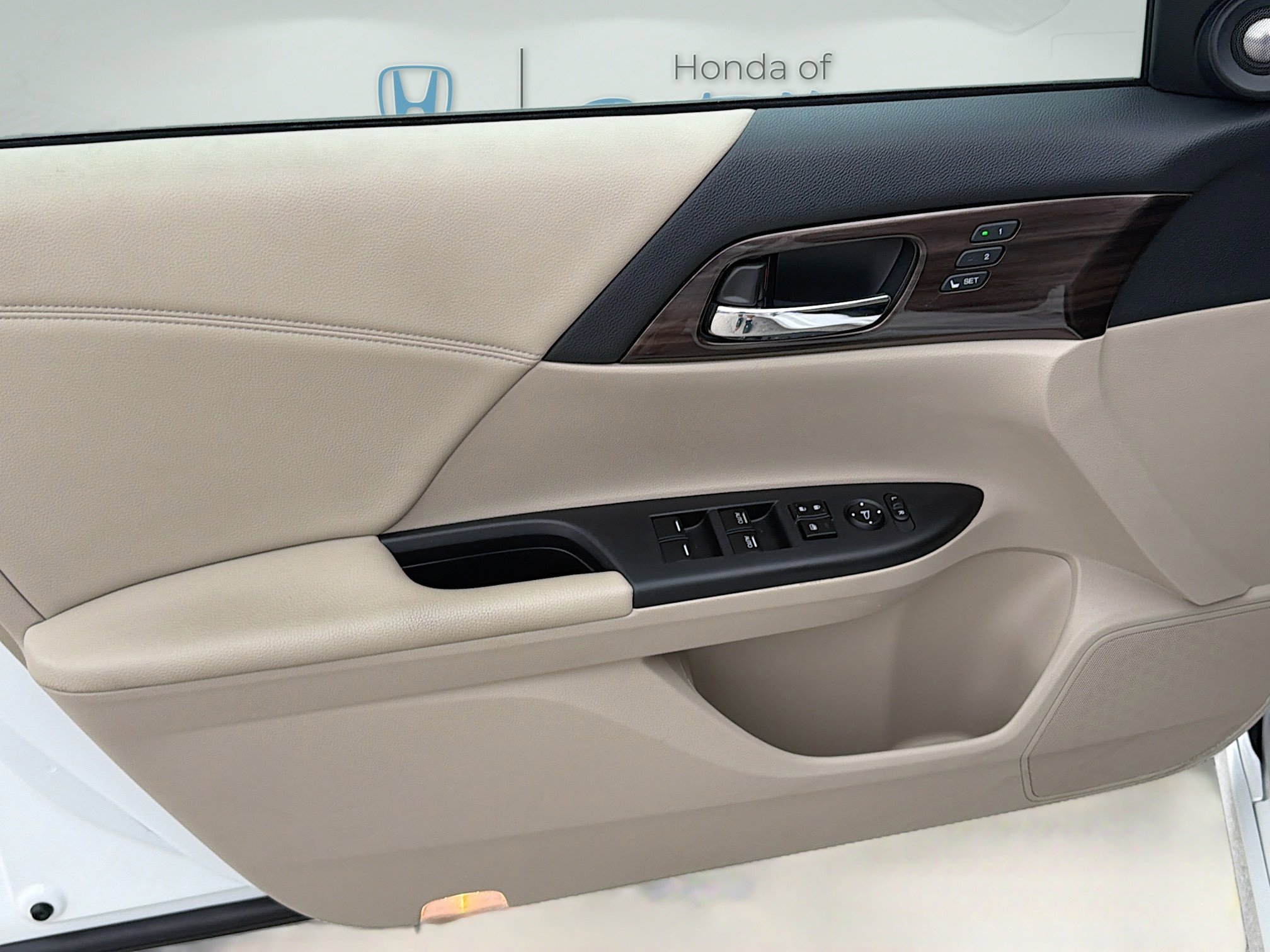 Used 2016 Honda Accord Touring image 17