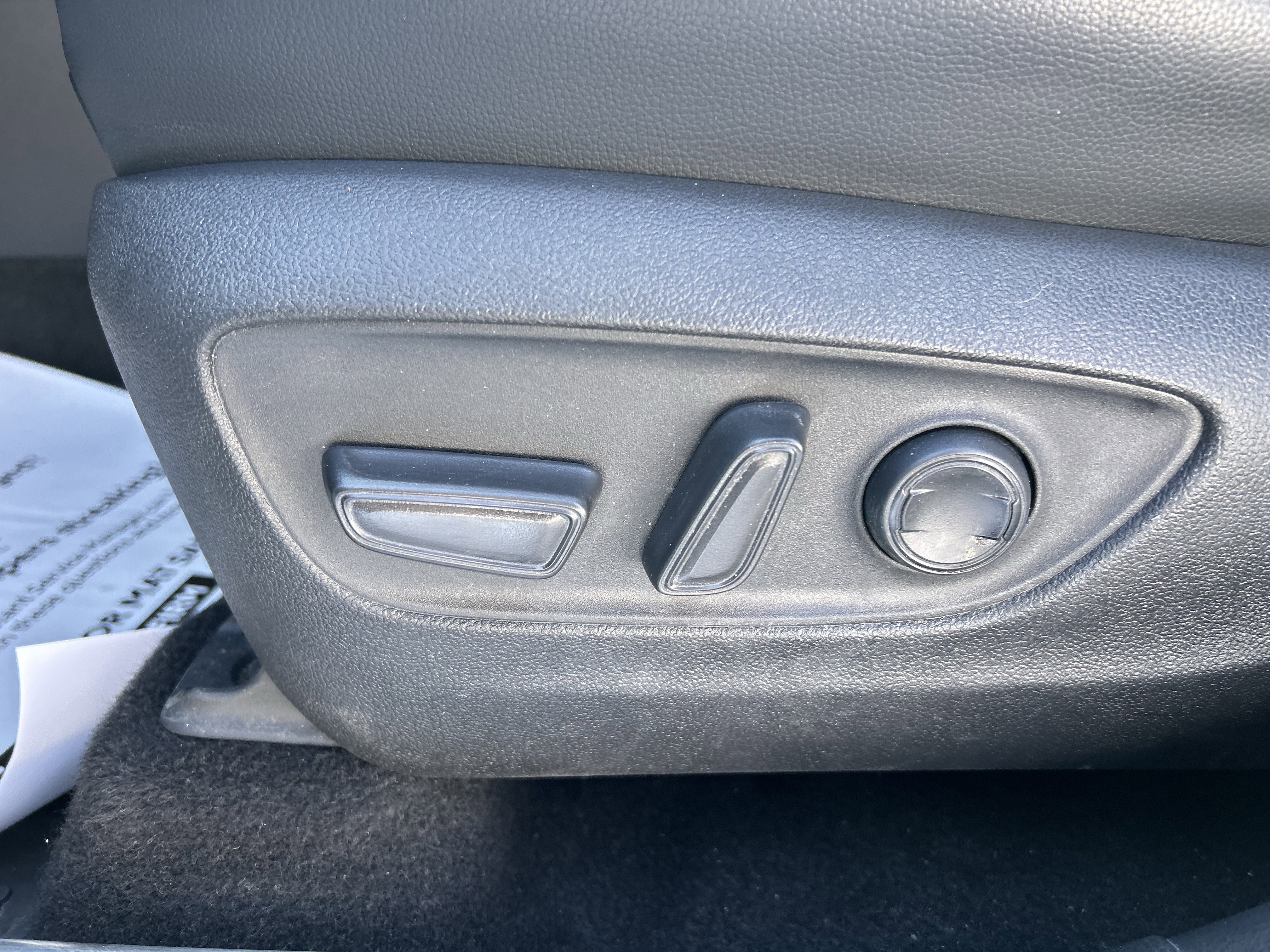 Certified 2023 Toyota Highlander XLE image 14