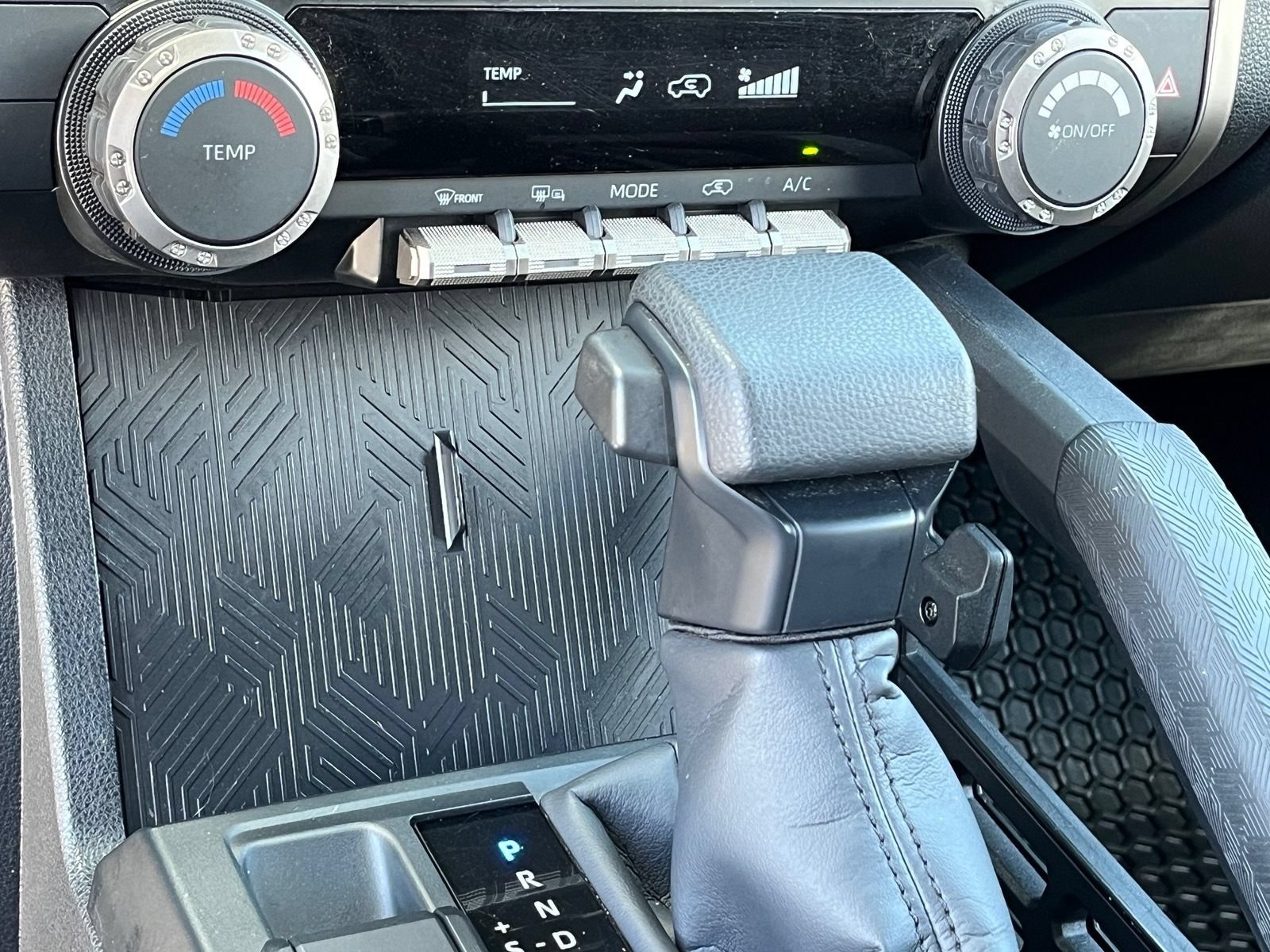 Used 2025 Toyota 4Runner SR5 AWD/4WD image 26