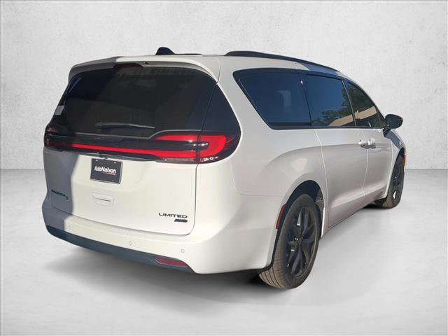 New 2026 Chrysler Pacifica Limited w/ S Appearance Package image 2