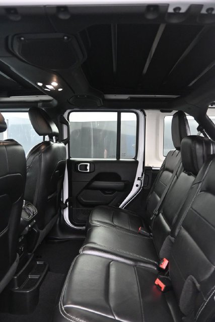 Used 2020 Jeep Wrangler Unlimited Sahara AWD/4WD image 8