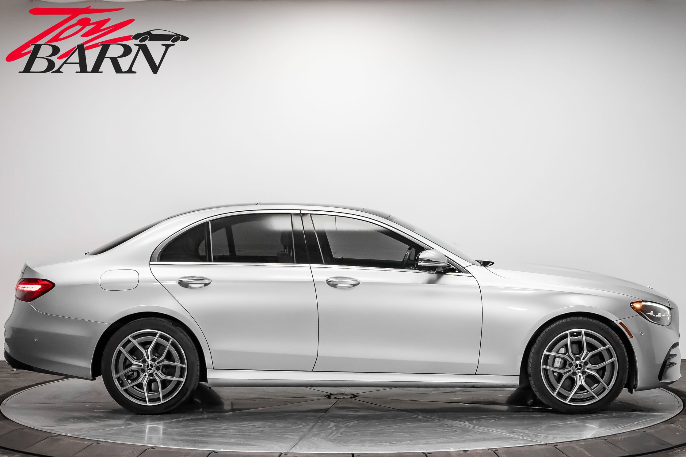 Used 2022 Mercedes-Benz E 450 4MATIC Sedan image 6