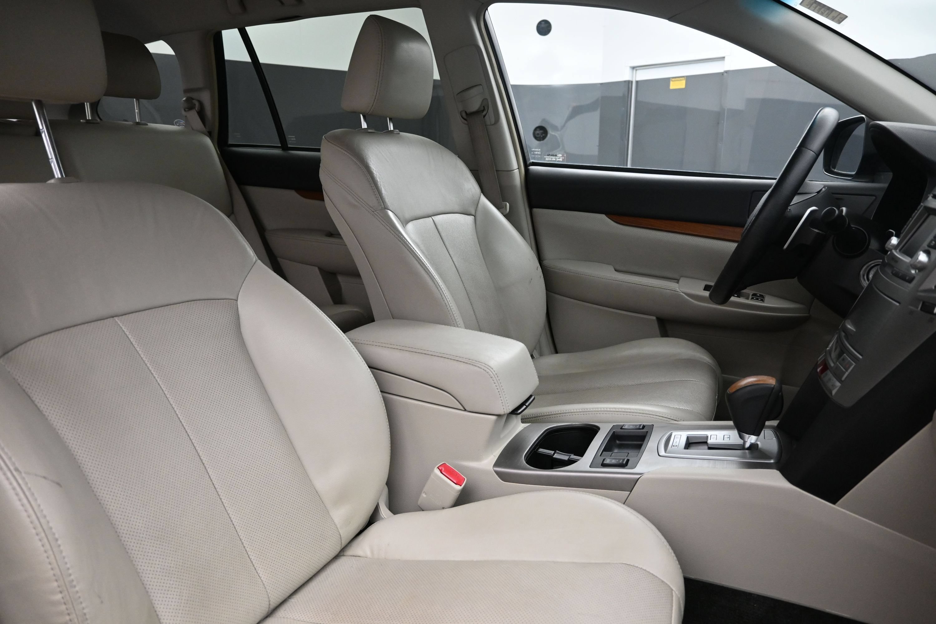 Used 2013 Subaru Outback 2.5i Limited w/ Moonroof Pkg AWD/4WD image 25