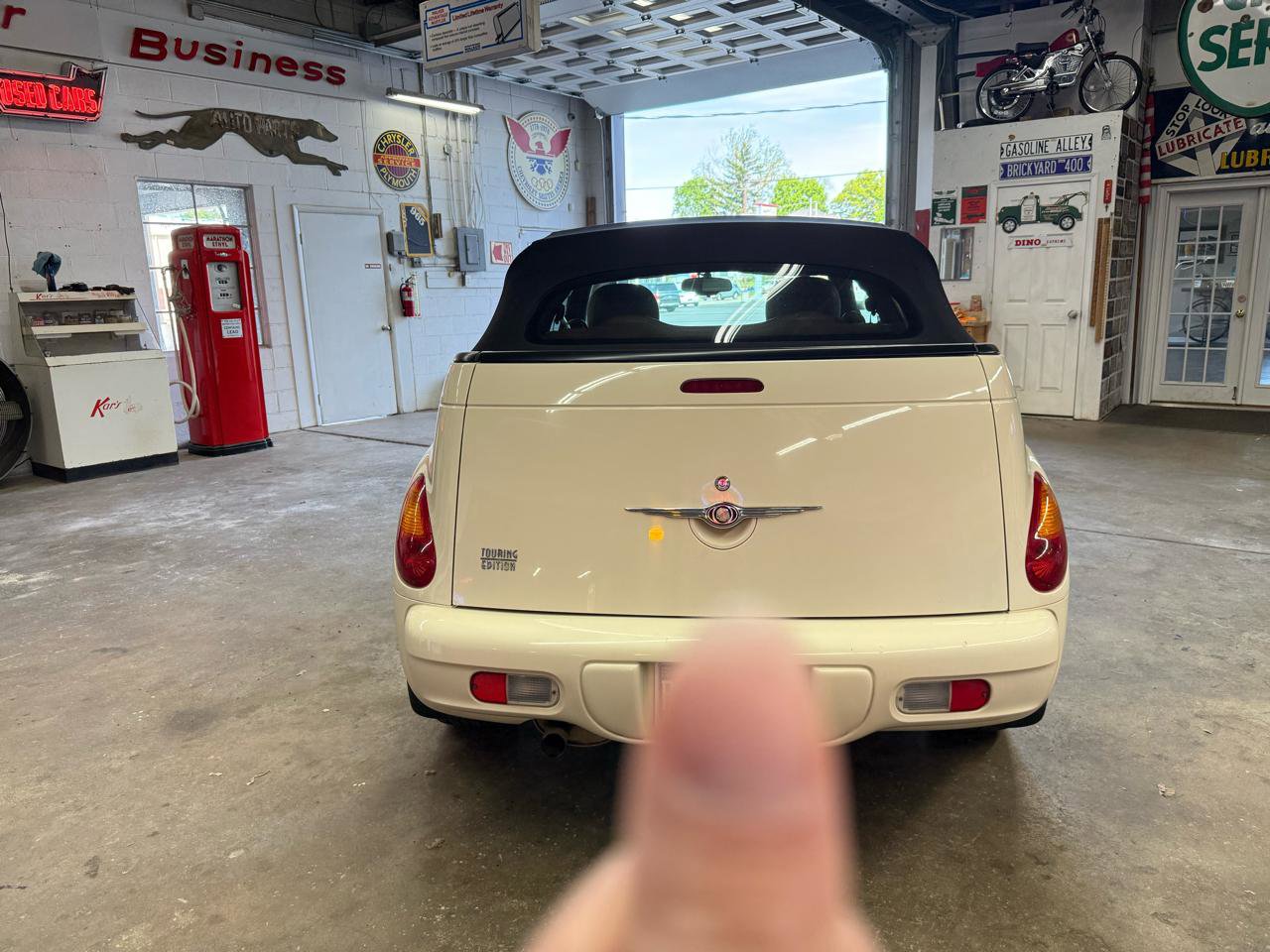 Used 2005 Chrysler PT Cruiser Touring FWD image 4