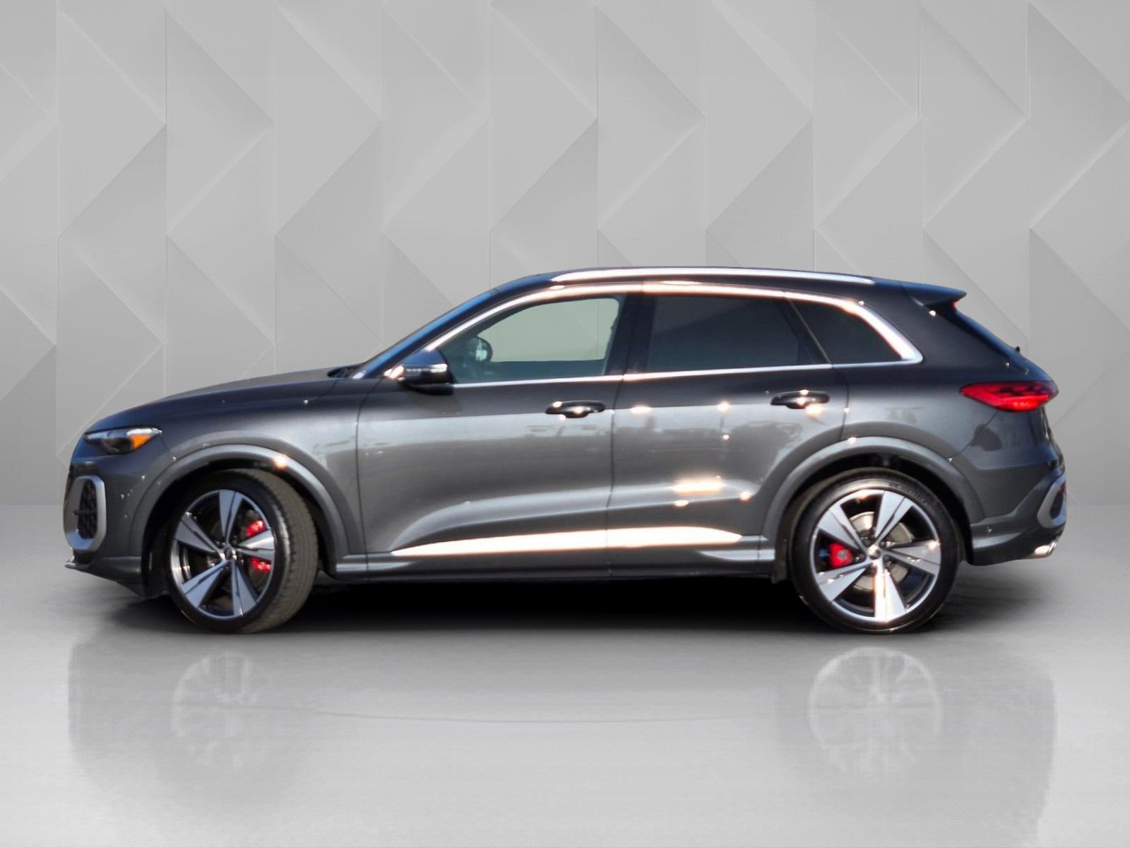 New 2025 Audi SQ5 Premium Plus AWD/4WD image 3
