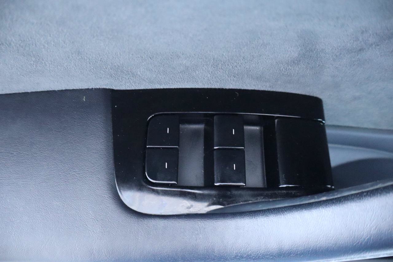 Used 2018 Tesla Model 3 Long Range RWD image 26