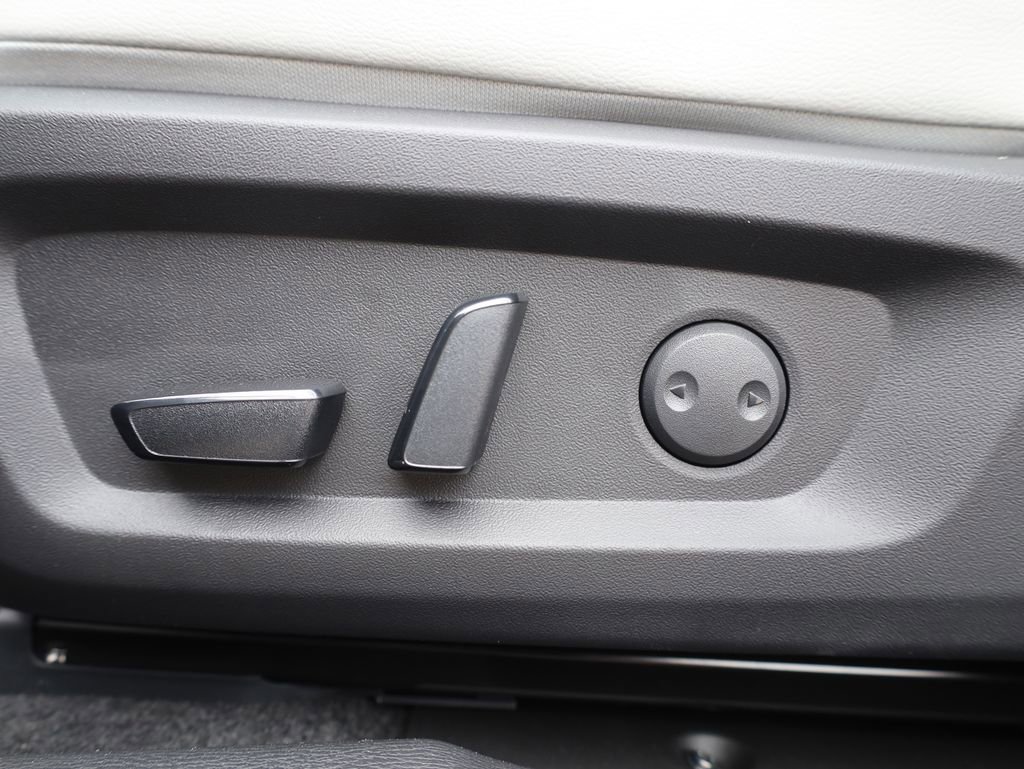 New 2025 Mitsubishi Outlander AWD image 38