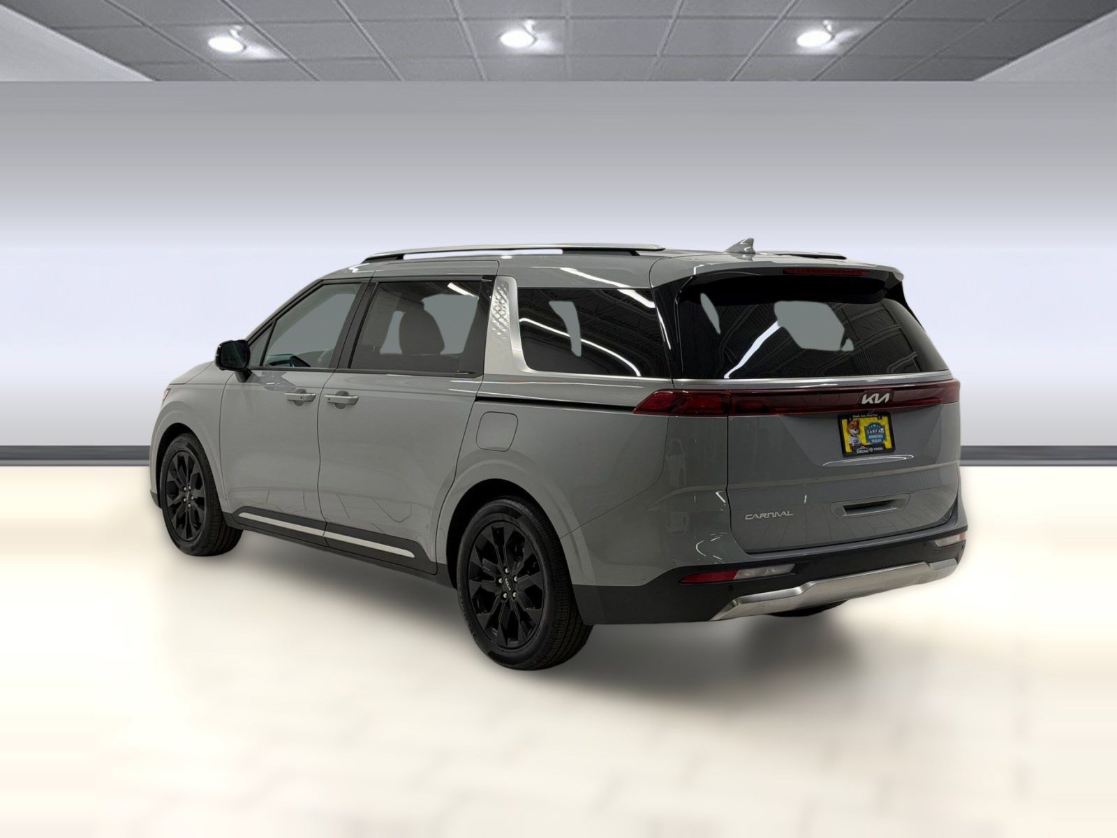 Used 2024 Kia Carnival SX FWD image 2