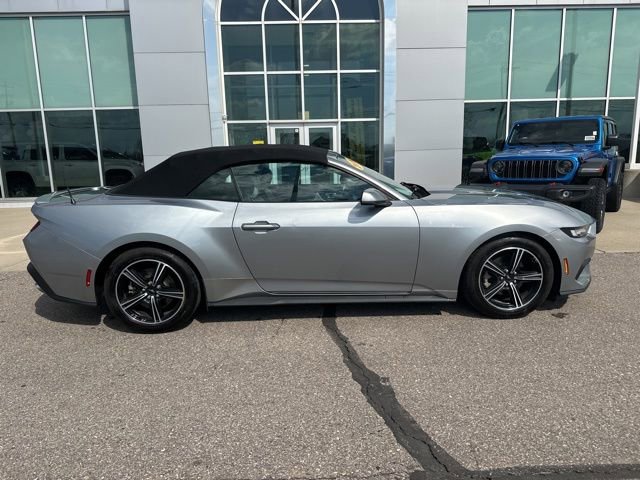 Used 2024 Ford Mustang Premium RWD image 4