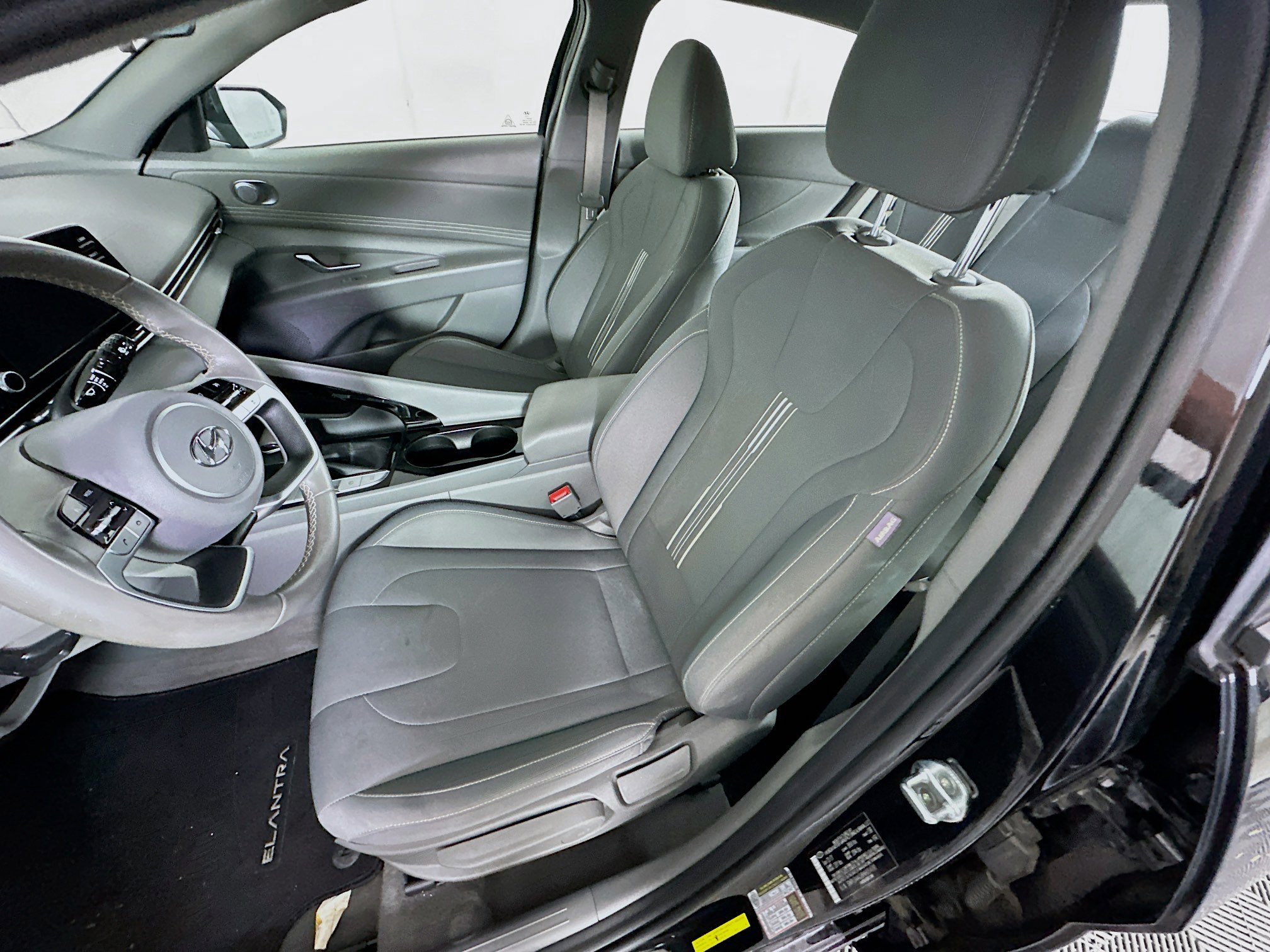 Used 2022 Hyundai Elantra SEL w/ Convenience Package image 13