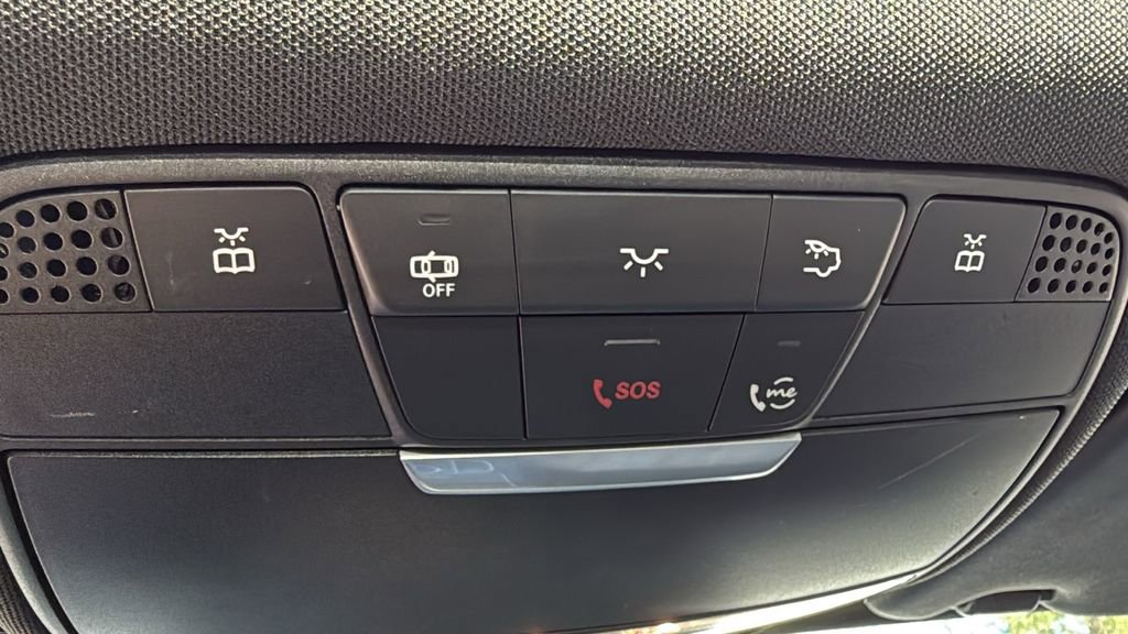 Used 2019 Mercedes-Benz C 300 Sedan image 31