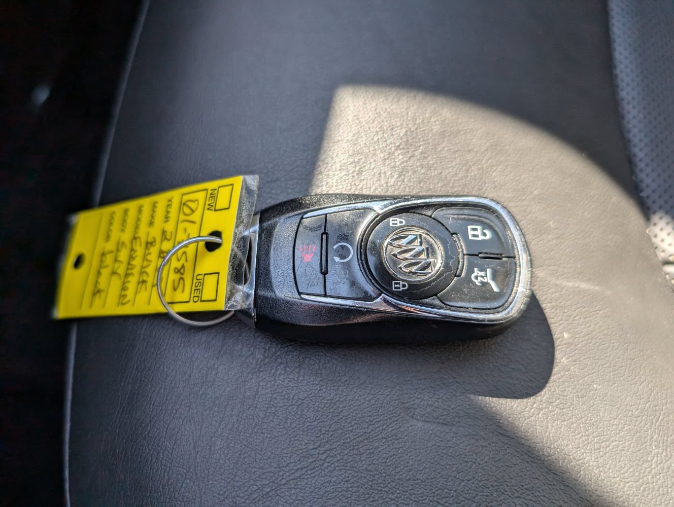 Used 2019 Buick Envision Essence FWD image 24