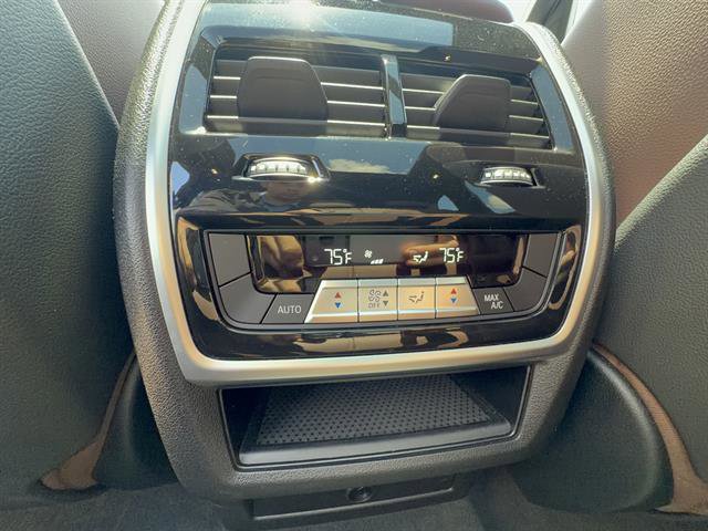 Used 2022 BMW X5 xDrive40i w/ Parking Assistance Package AWD/4WD image 28