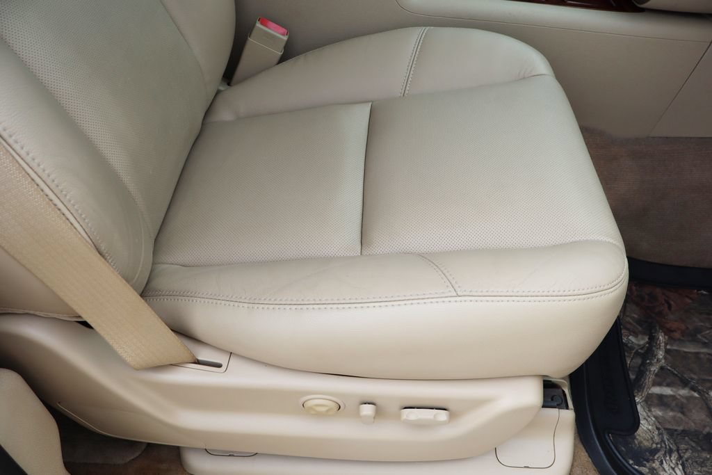 Used 2012 Chevrolet Avalanche LTZ RWD image 31