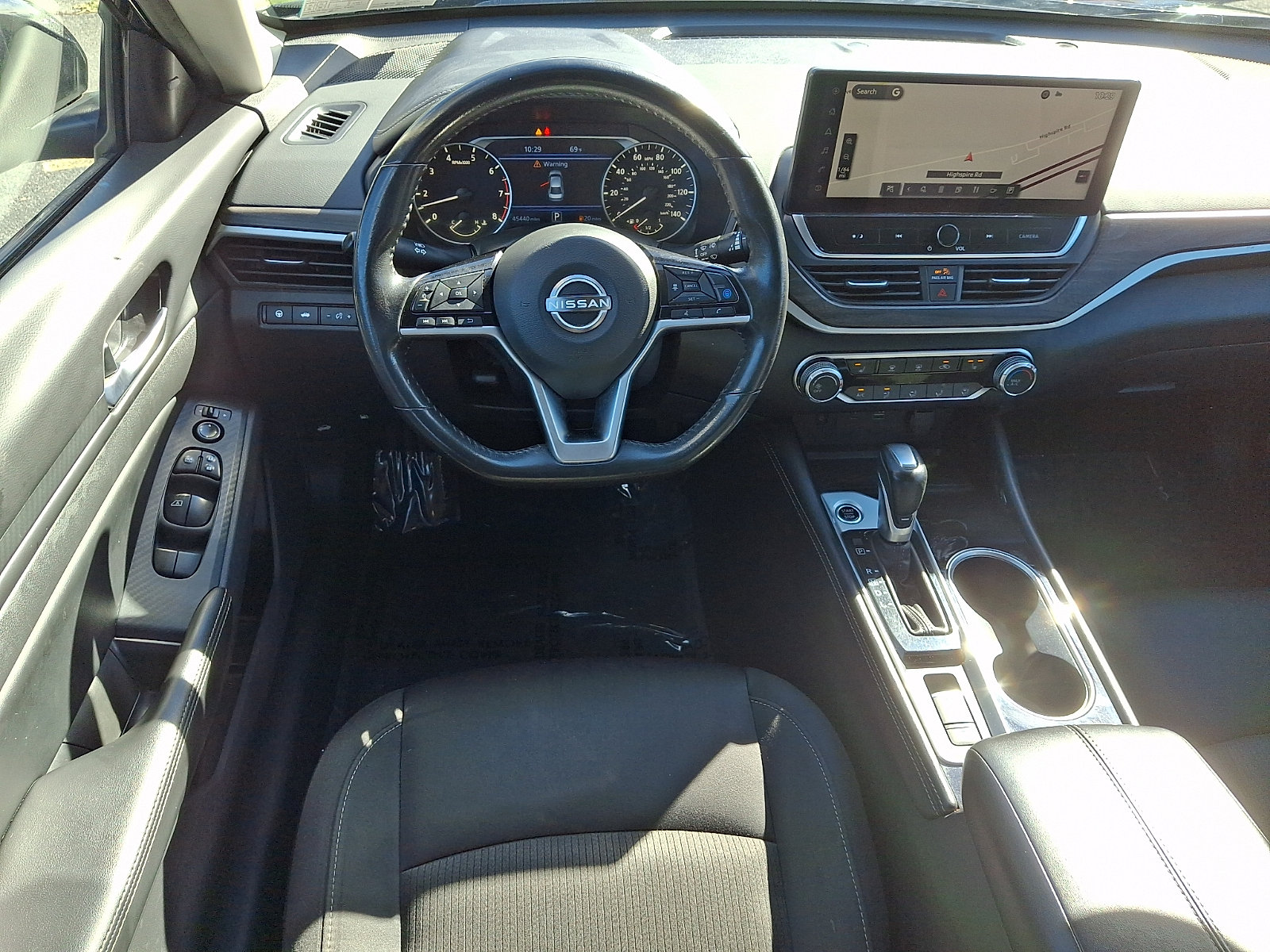 Used 2024 Nissan Altima 2.5 SV w/ SV Premium Package FWD image 11