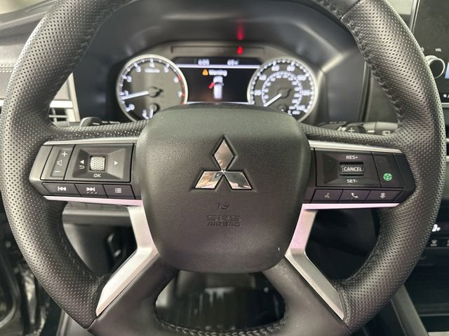 Used 2023 Mitsubishi Outlander SE image 20