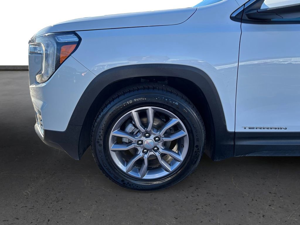 Used 2023 GMC Terrain SLT image 13