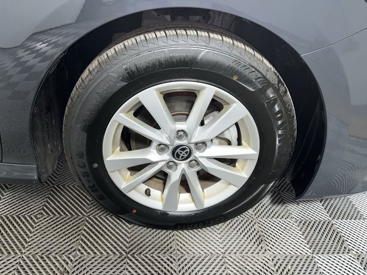 Used 2025 Toyota Camry LE FWD image 10