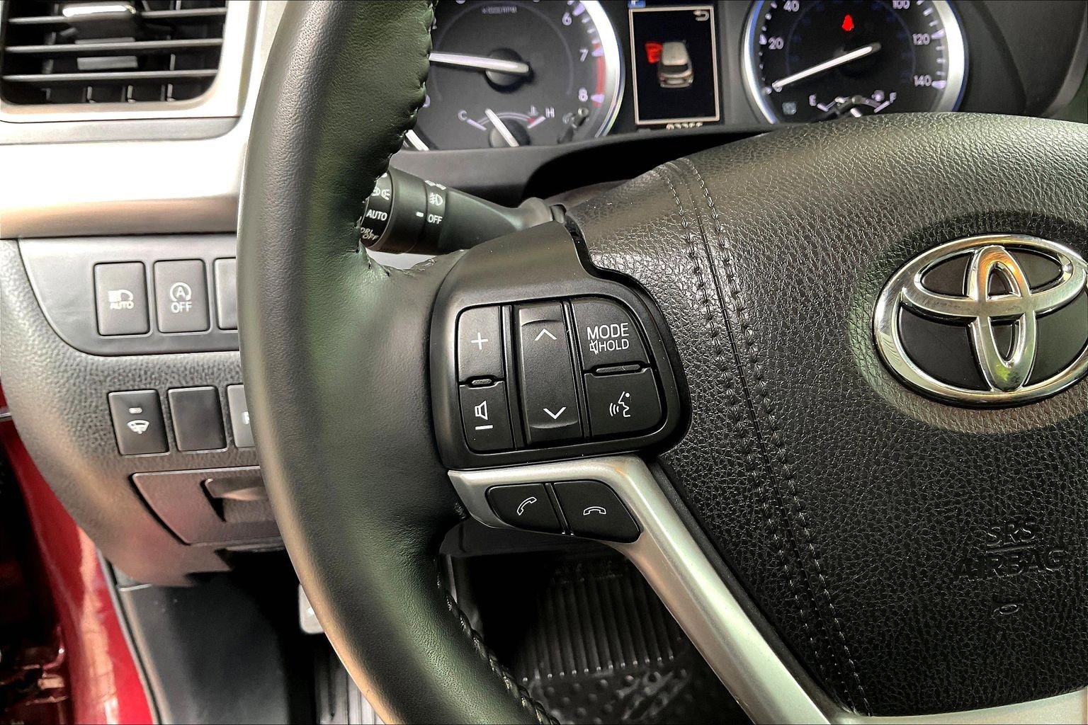 Used 2018 Toyota Highlander Limited AWD/4WD image 11