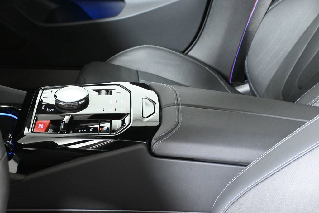 Used 2025 BMW M5 Touring AWD/4WD image 25