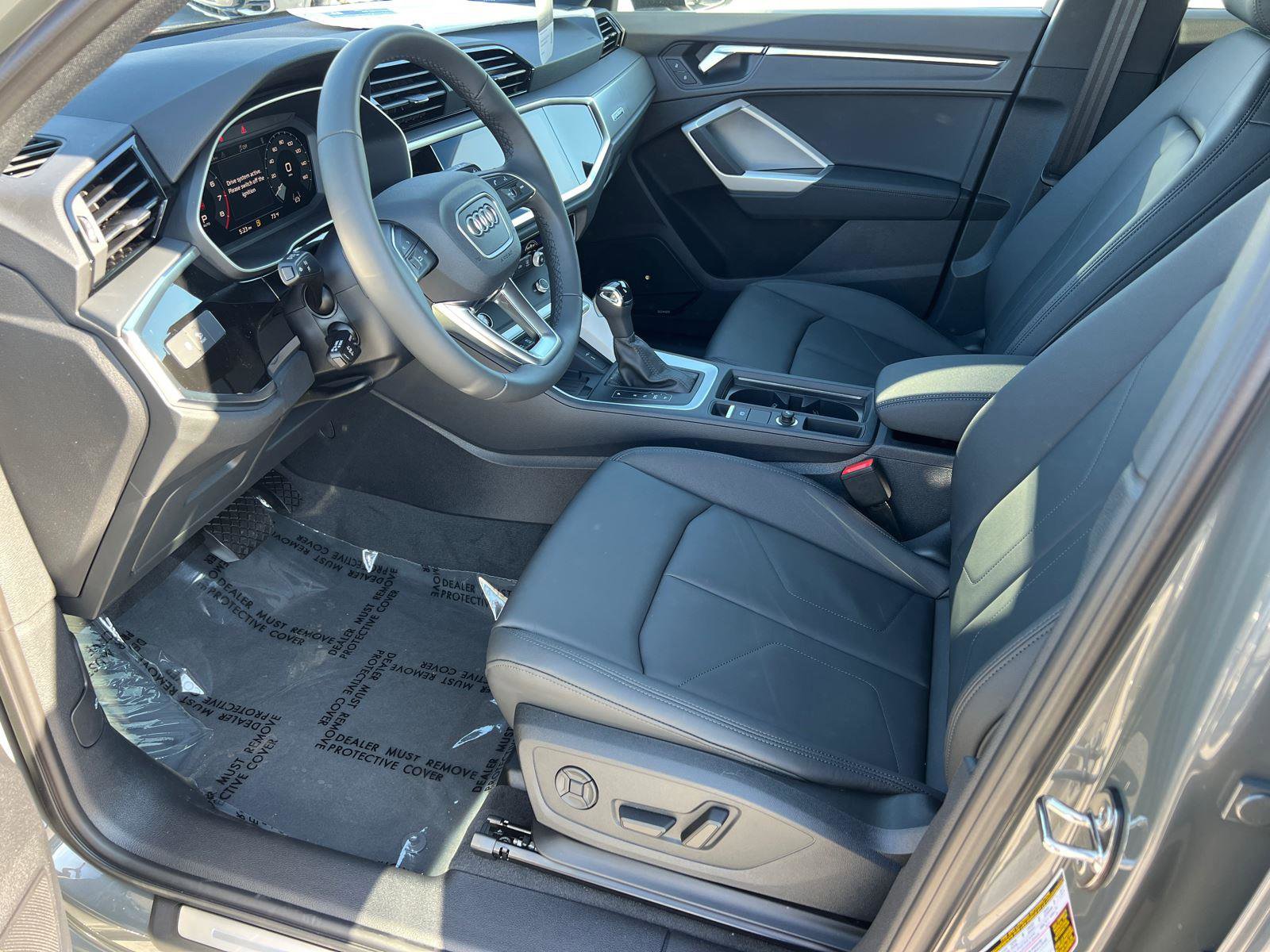 New 2025 Audi Q3 2.0T Premium image 9