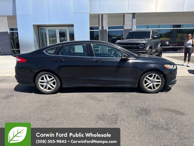 Used 2016 Ford Fusion SE FWD image 8