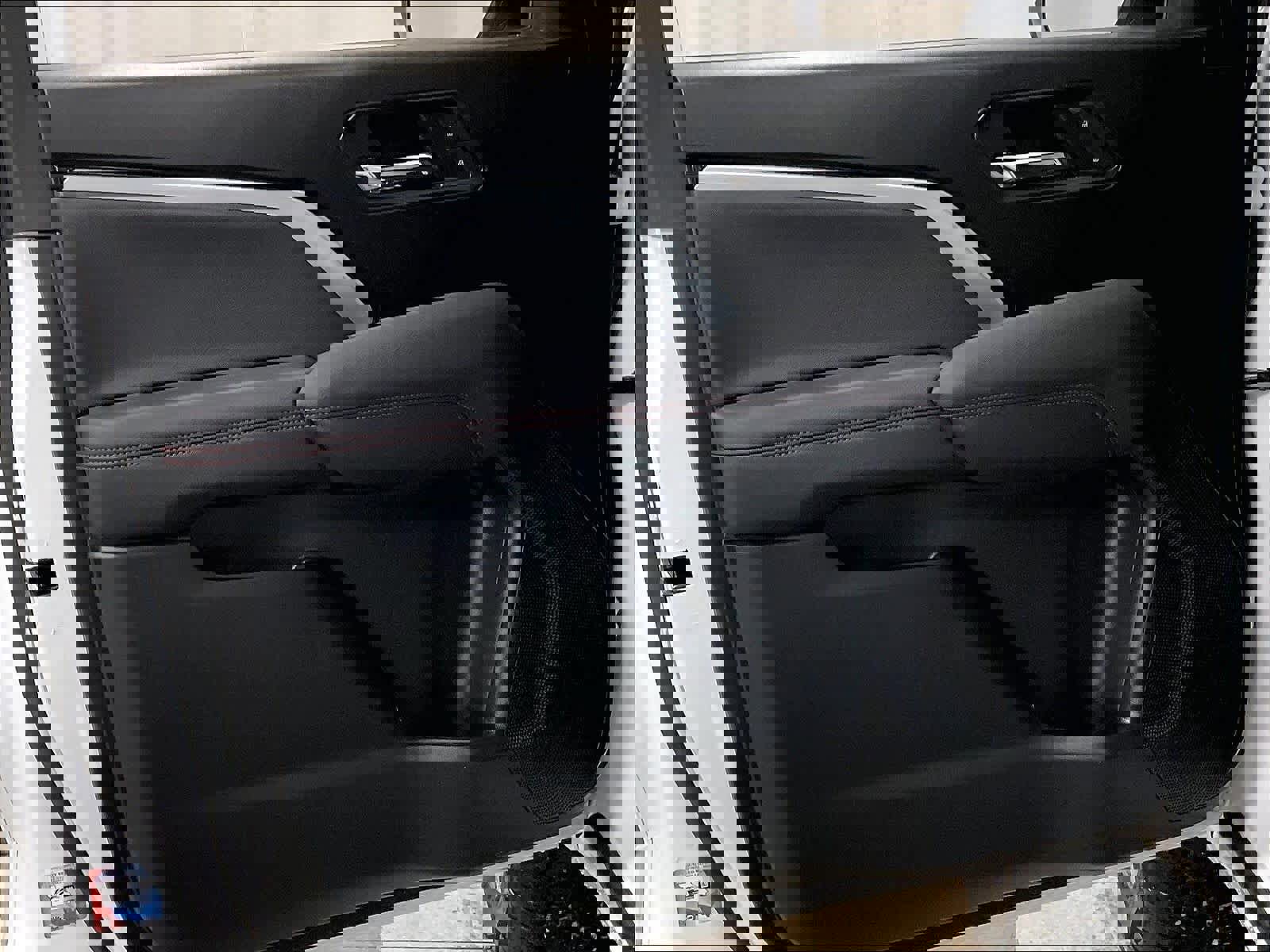 Used 2024 Chevrolet Colorado Z71 w/ Z71 Convenience Package 2 image 9