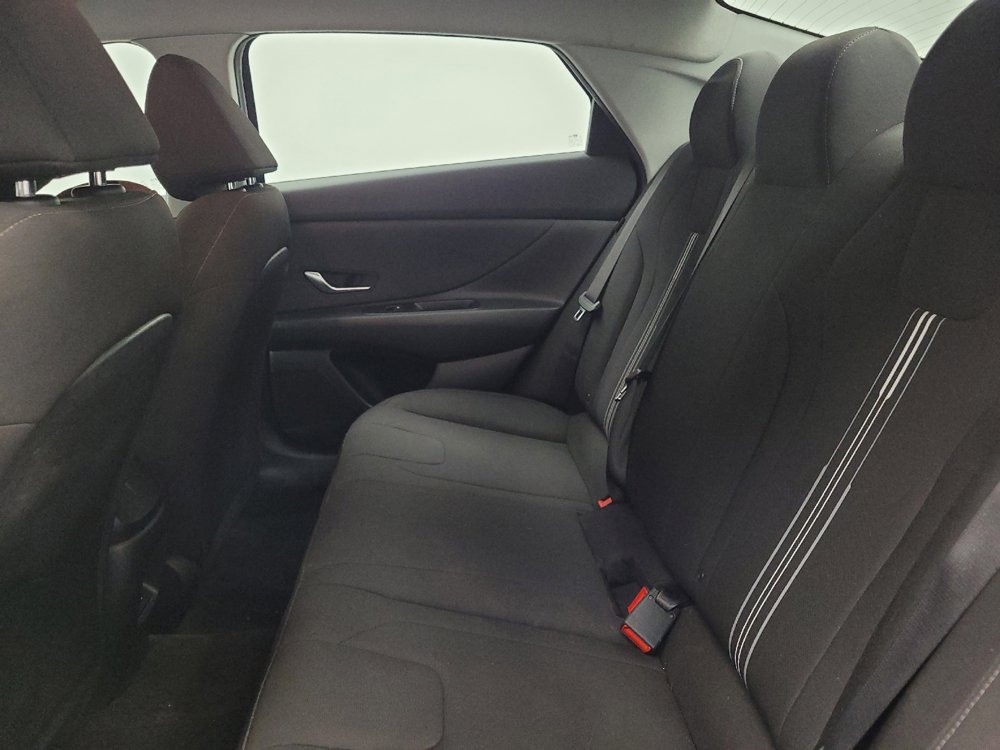 Used 2024 Hyundai Elantra Blue FWD image 18