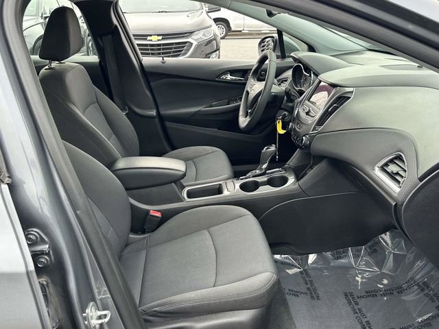 Used 2019 Chevrolet Cruze LT image 20