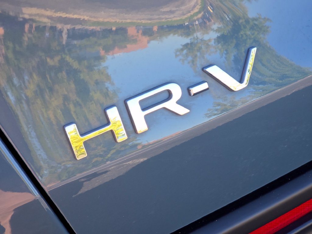 Certified 2025 Honda HR-V Sport image 17