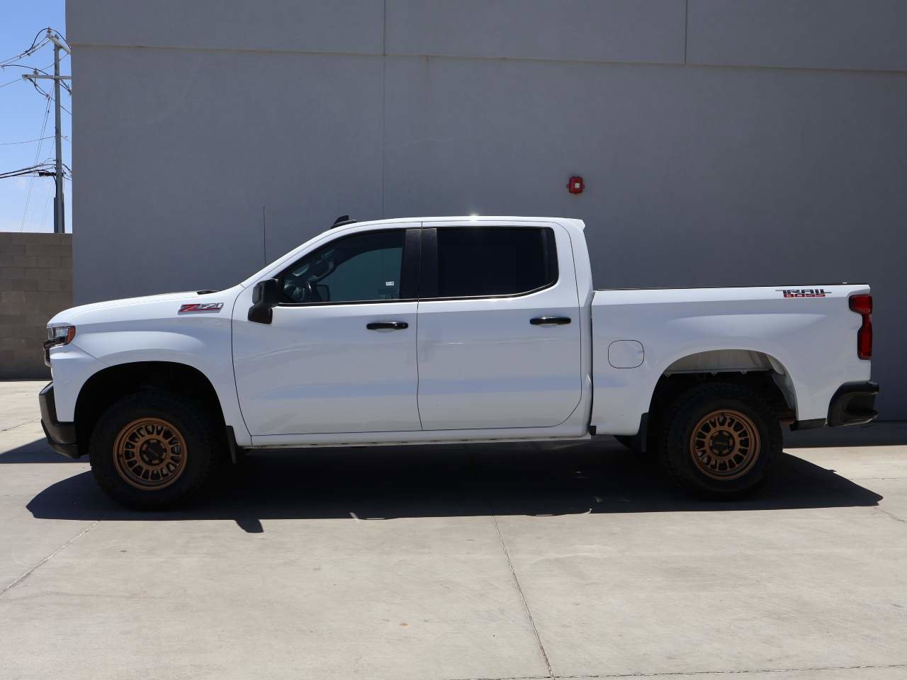 Used 2022 Chevrolet Silverado 1500 LT Trail Boss AWD/4WD image 2