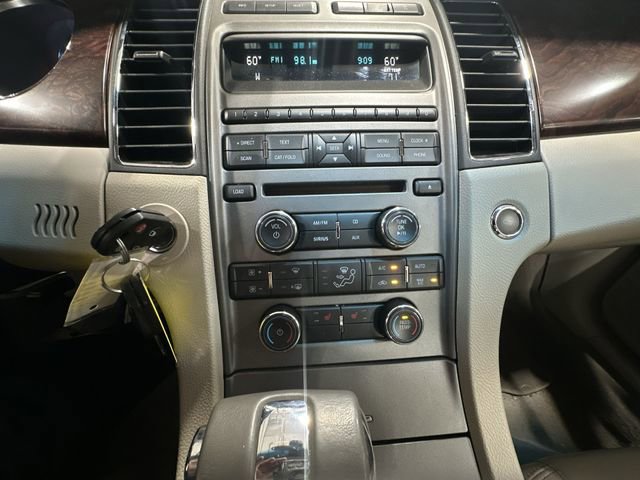 Used 2010 Ford Taurus SEL FWD image 21