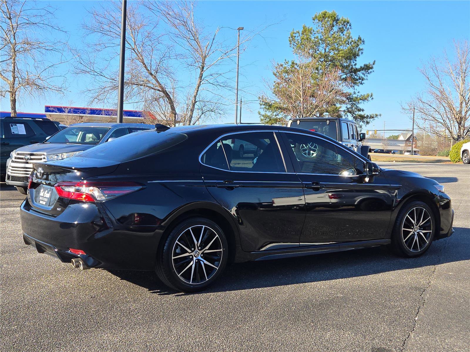 Used 2024 Toyota Camry SE w/ Cold Weather Package image 7