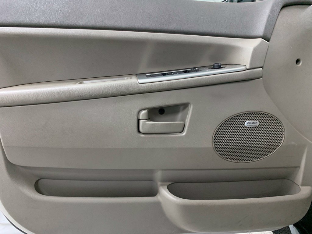 Used 2007 Jeep Grand Cherokee Laredo RWD image 14
