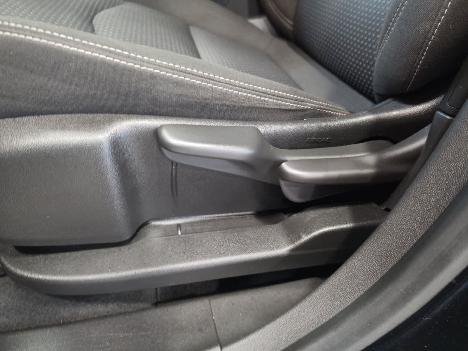 Used 2023 GMC Terrain SLE FWD image 17