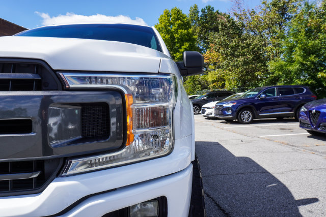 Used 2018 Ford F150 XLT w/ Equipment Group 302A Luxury AWD/4WD image 29