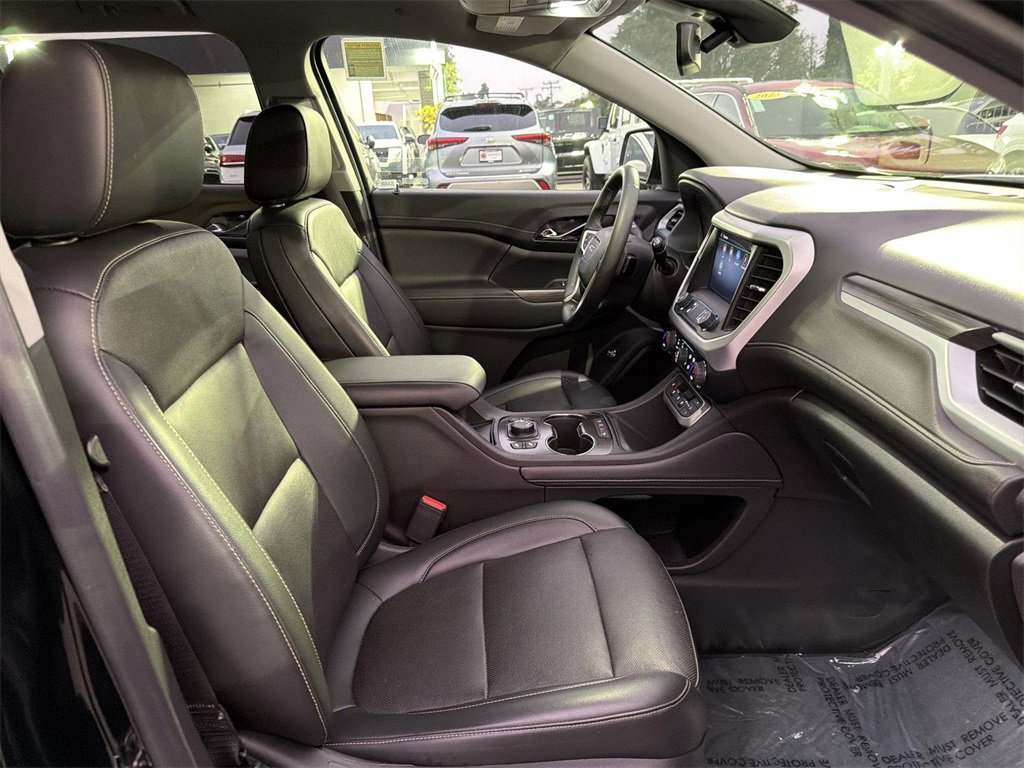 Used 2023 GMC Acadia SLT w/ Elevation Edition image 30
