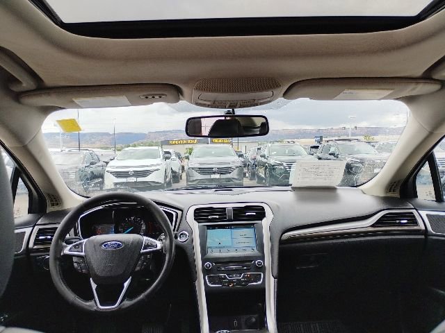 Used 2017 Ford Fusion SE w/ Fusion SE Technology Package AWD/4WD image 11