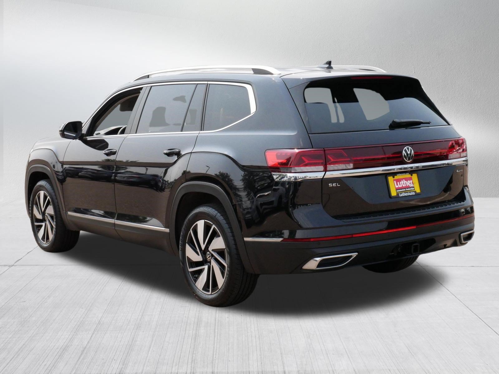Used 2024 Volkswagen Atlas SEL AWD/4WD image 5