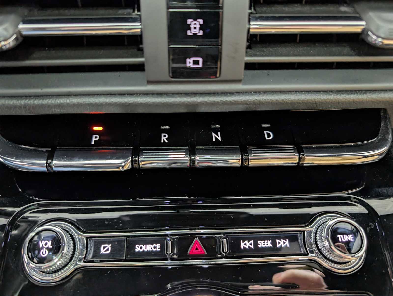 Certified 2022 Lincoln Corsair Reserve image 33