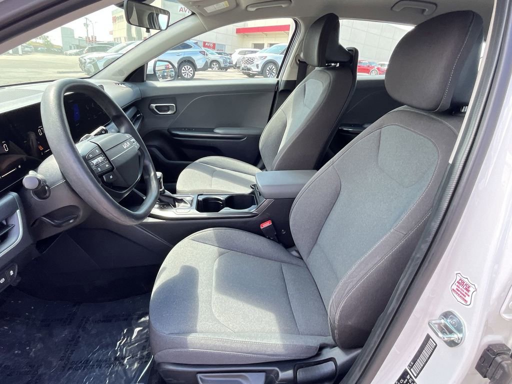 Used 2025 Kia K4 LXS image 25