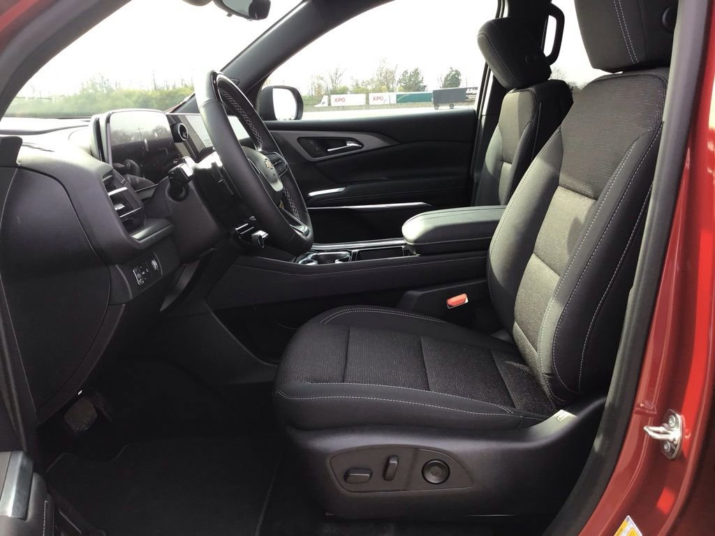 New 2026 Chevrolet Traverse LT w/ Enhanced Driving Package image 31