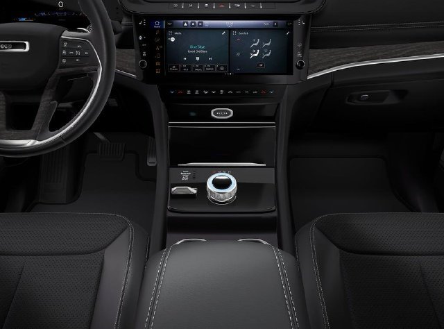New 2027 Jeep Grand Cherokee Altitude AWD/4WD image 5